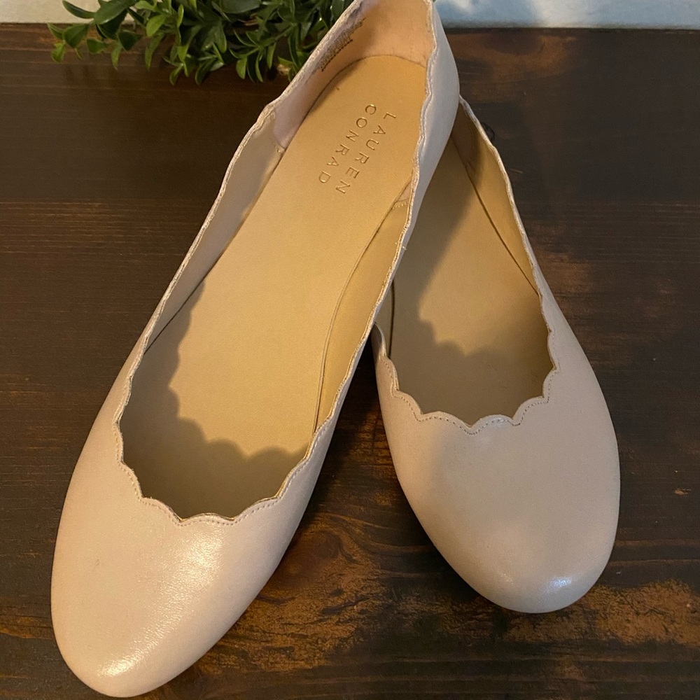 Lauren Conrad scalloped baller flats